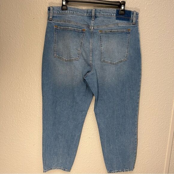 Abercrombie & Fitch The Mom High Rise Jeans Women 32/14S Light Wash Straight - Picture 10 of 15